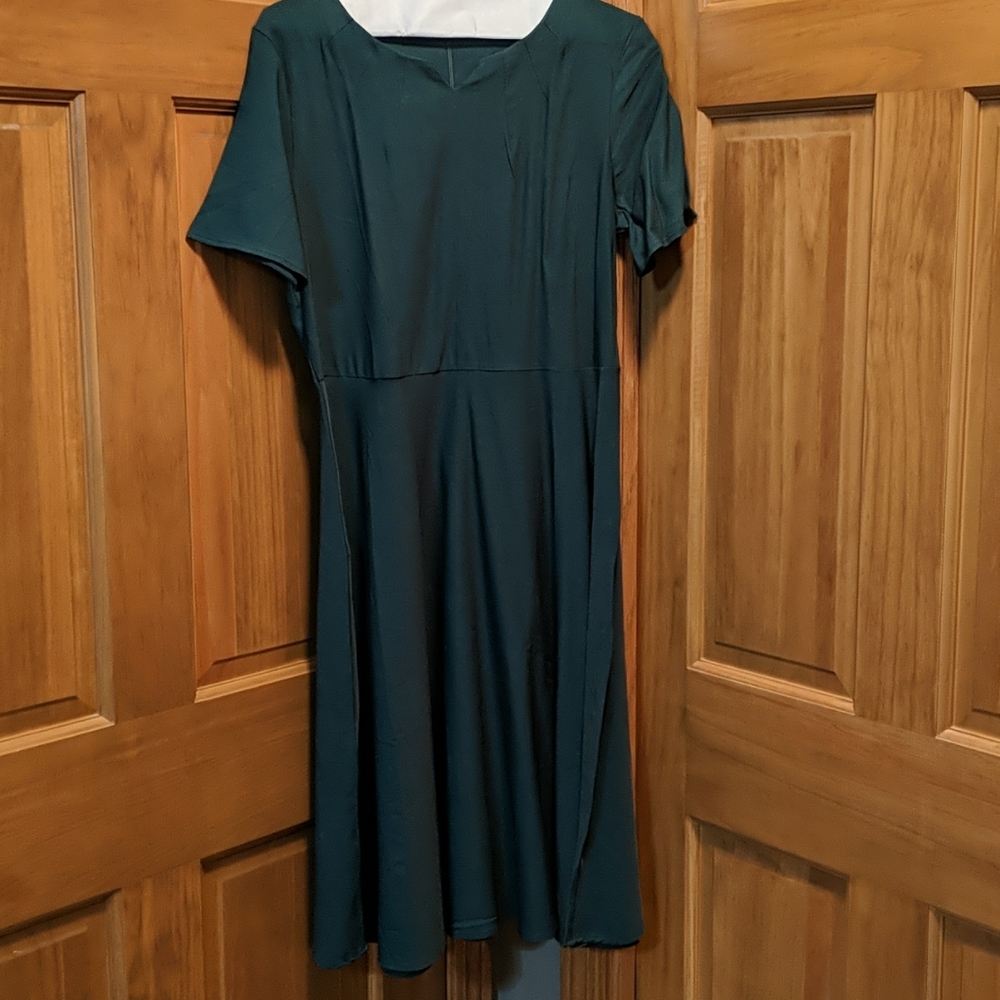 L Dark Green Dress Knee Length Short Sleeve